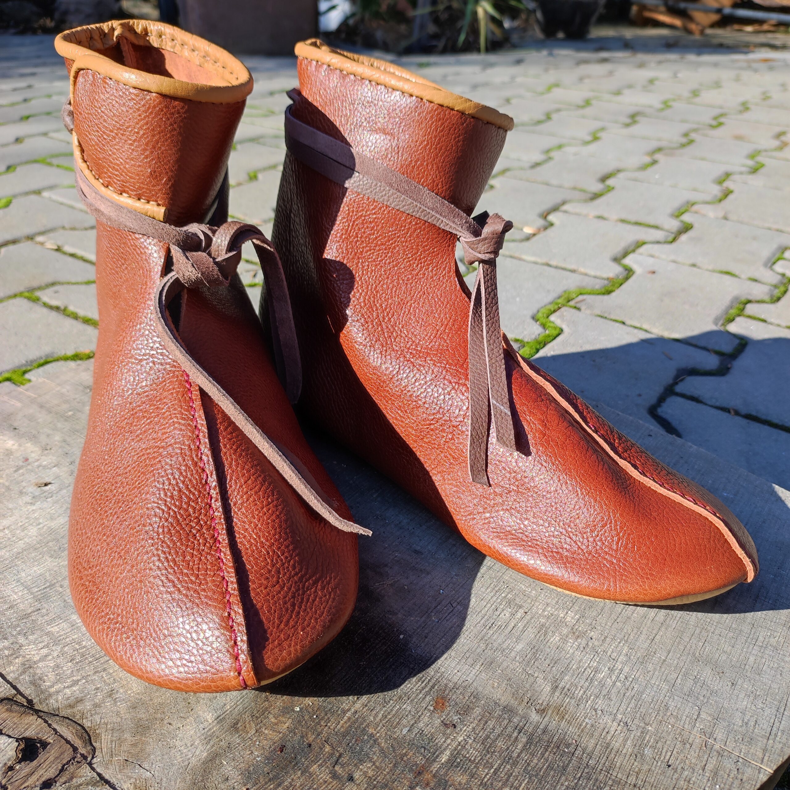 Dennis Thomsen, shoemaker of viking age historical turnshoes.